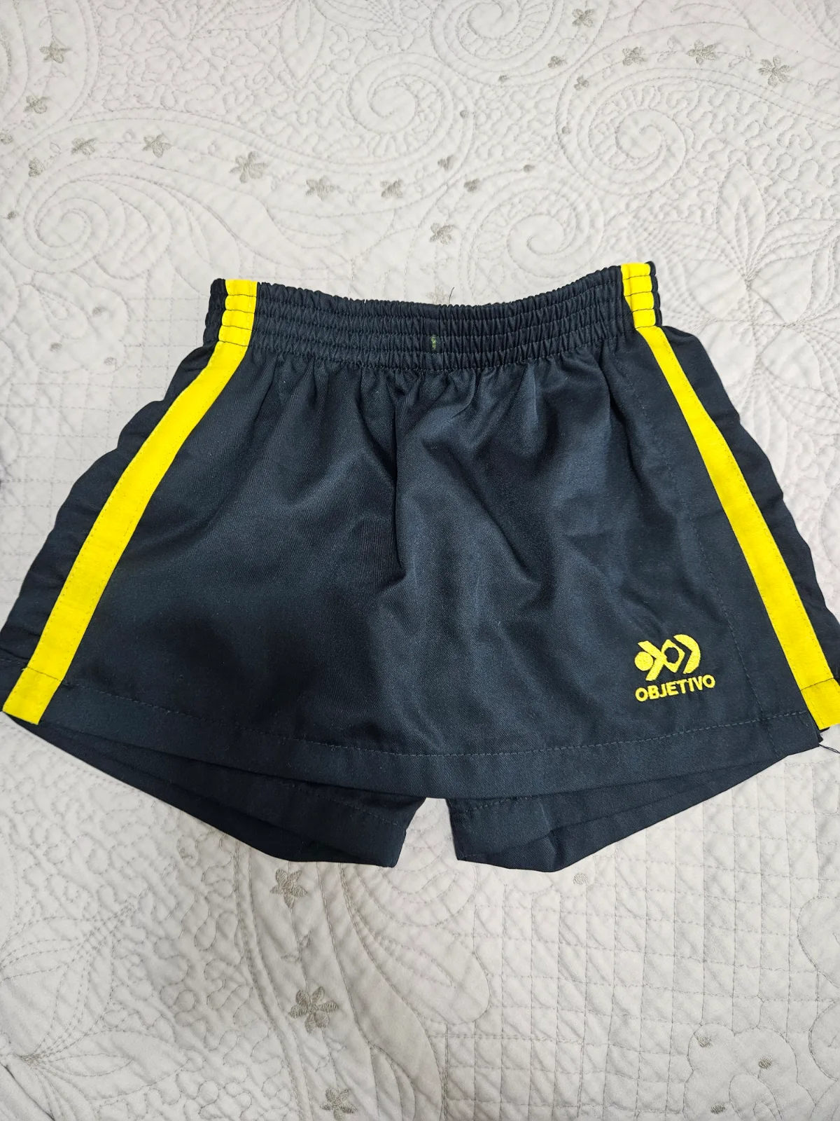 Short saia · Tamanho 6